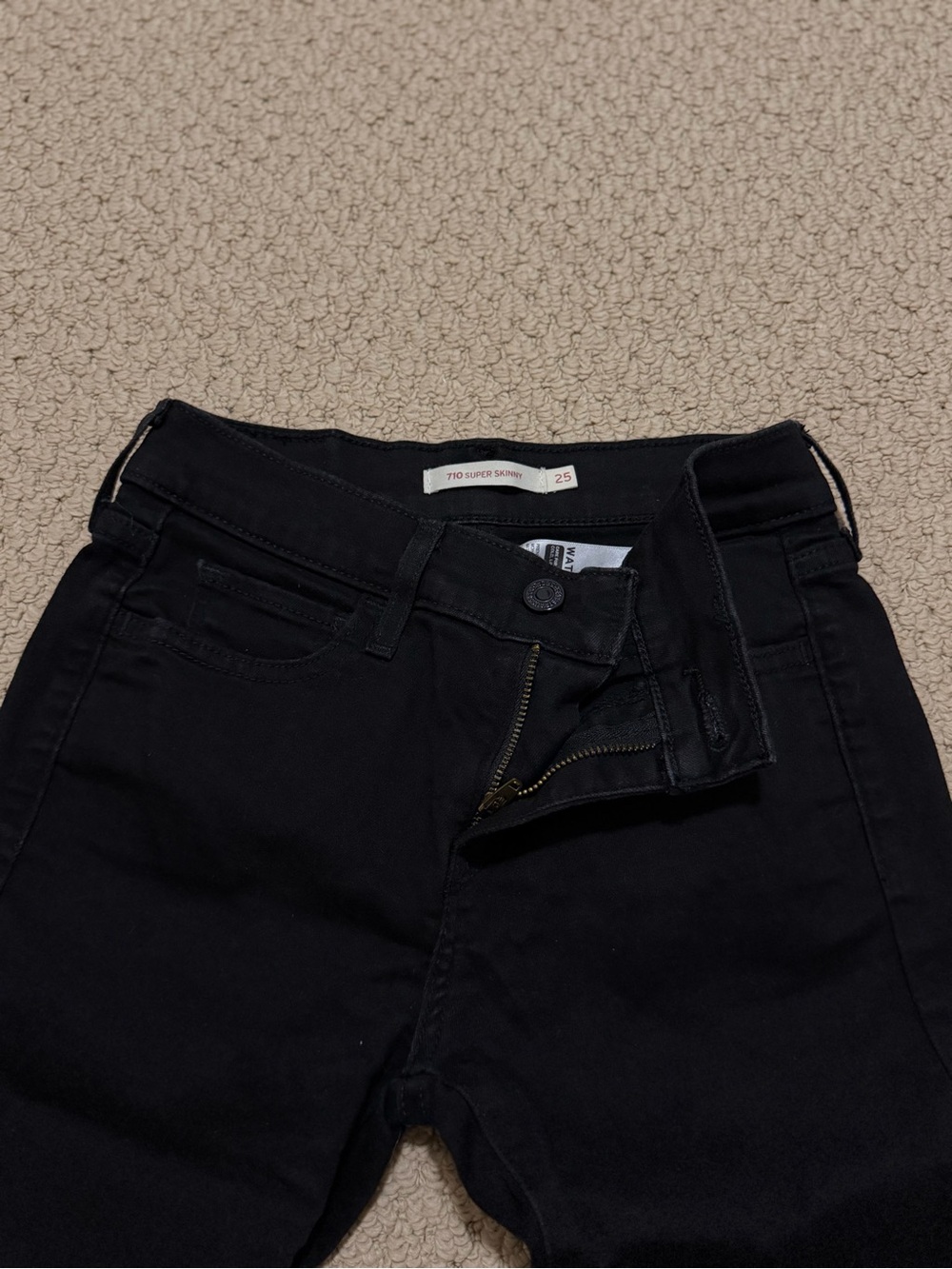 Levi's Black Skinny Jeans - 710